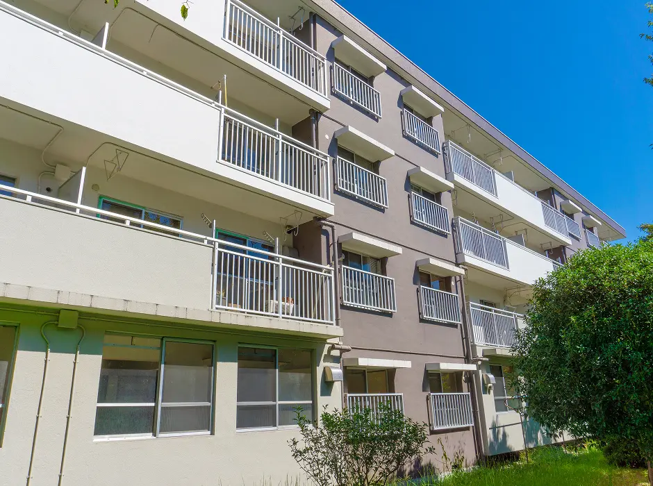 イメージ：賃貸マンション（築25年／50戸規模）