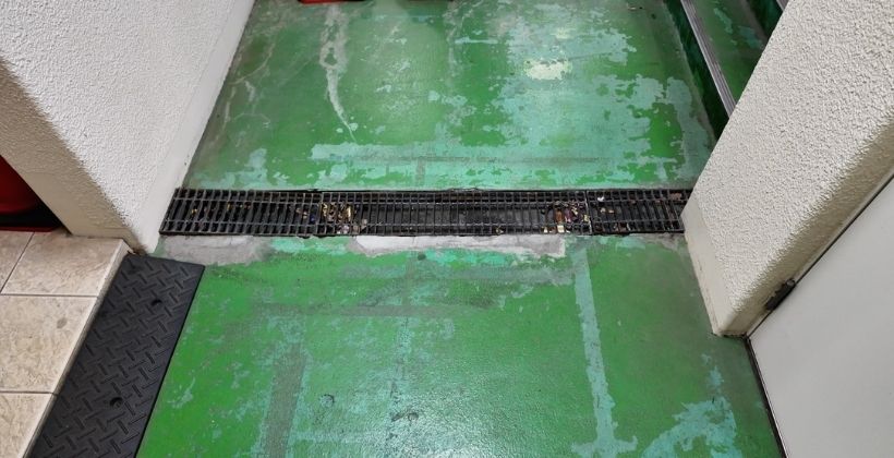 長尺シートへの張替え工事 ｜学校施設