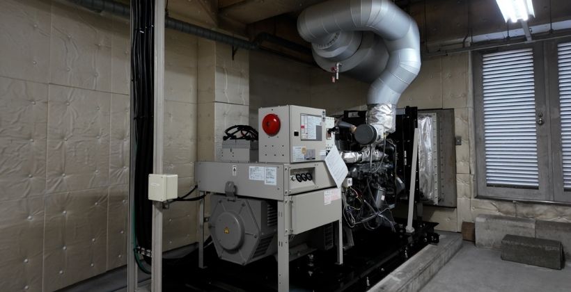 非常用発電機の更新工事｜新宿区